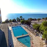 Wa Farm & Hotel